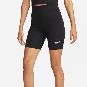 NIKE Sportswear Classic High-waisted 8” Biker Shorts Size Medium Black